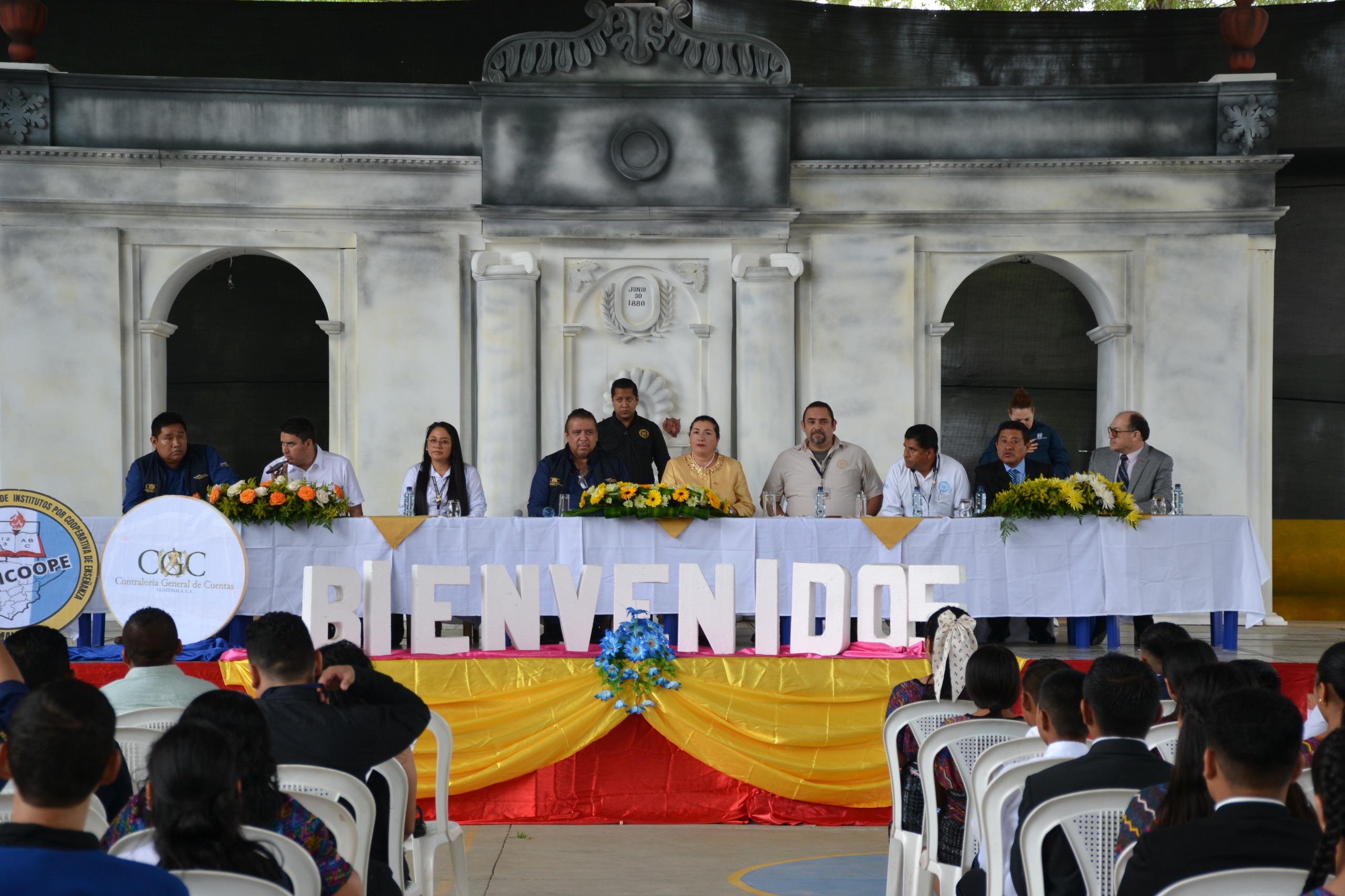 TSE y CGC trasladan equipo de cómputo y mobiliario electoral a Institutos por cooperativa de Baja Verapaz
