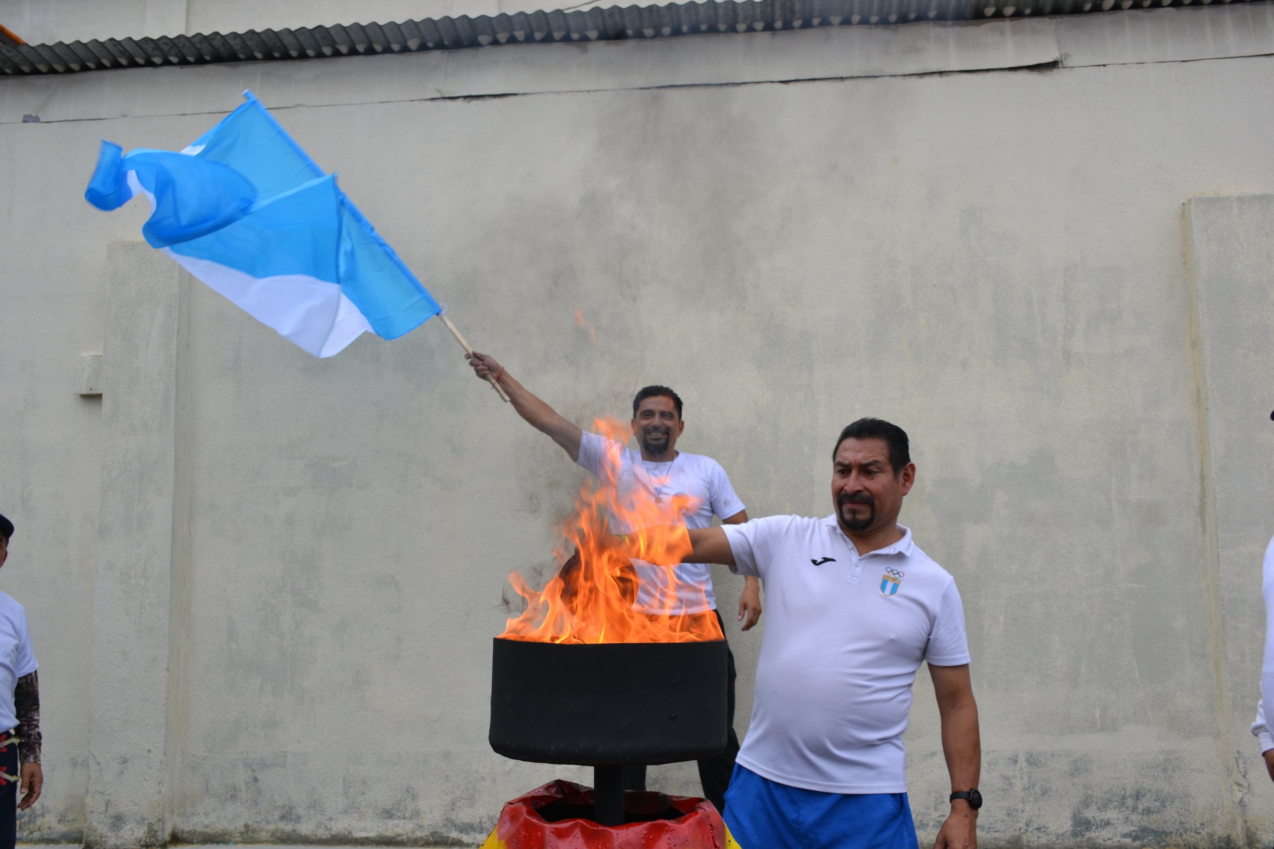 Con fervor cívico, TSE realiza su antorcha institucional
