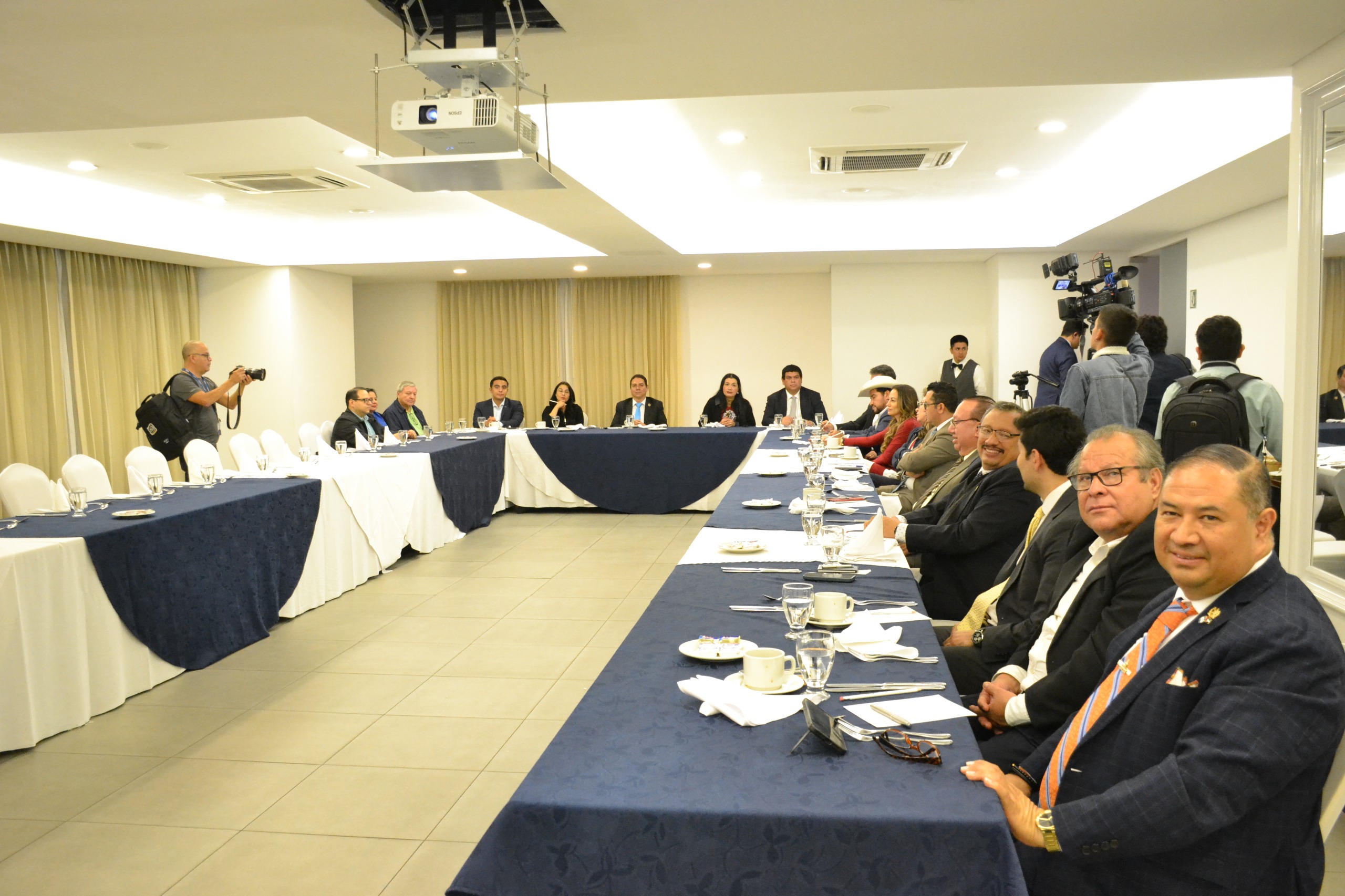 TSE coordina con representantes de partidos políticos la logística de las Elecciones Generales 2027