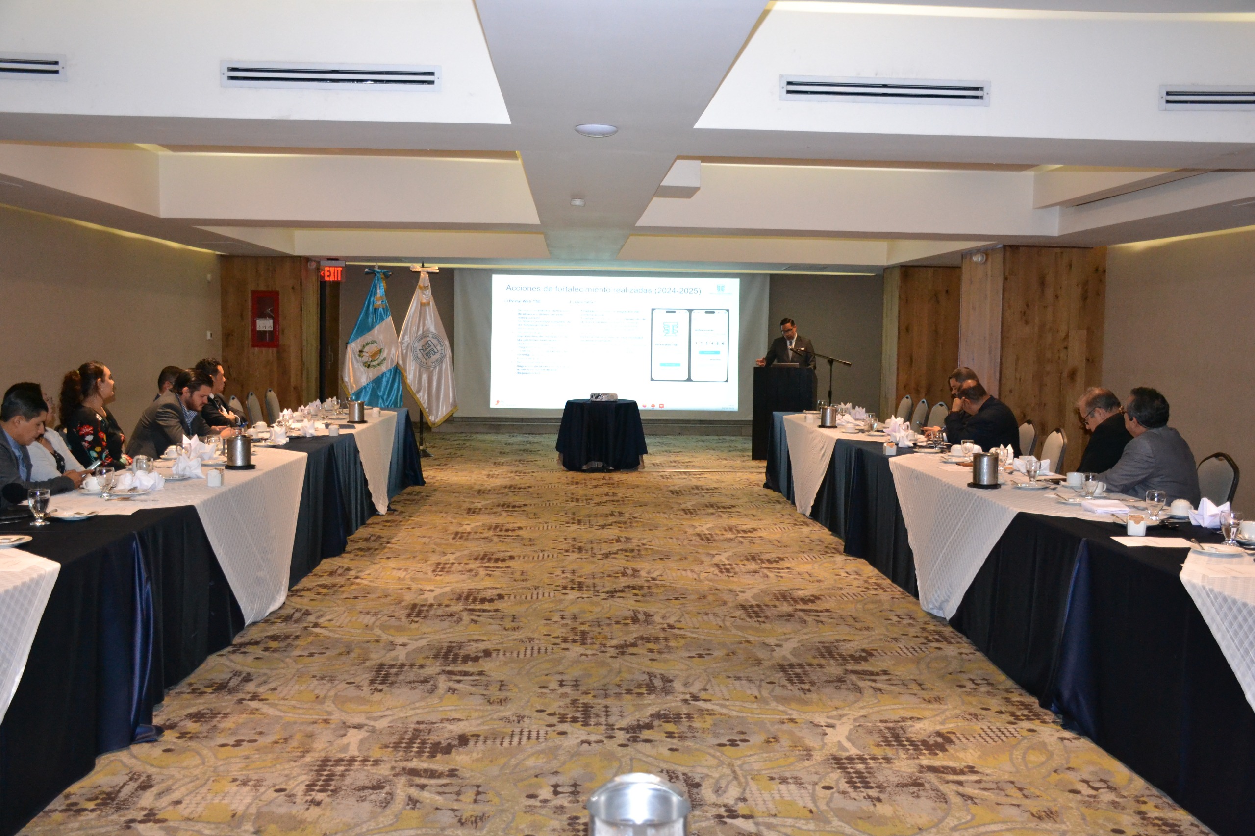 Foro de Secretarios Generales conoce avances tecnológicos del TSE en modernización de sistemas informáticos